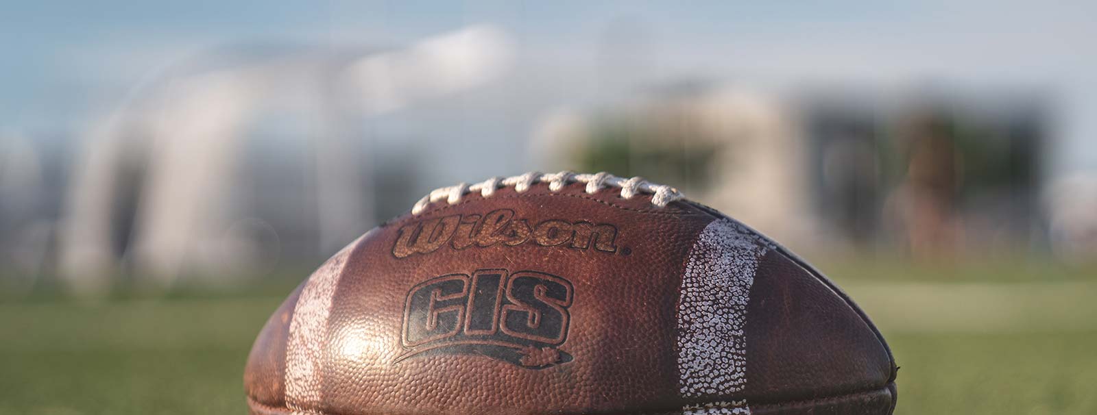 Sticky Football Receiver Gloves: Technology, Benefits, How to Choose the Right One